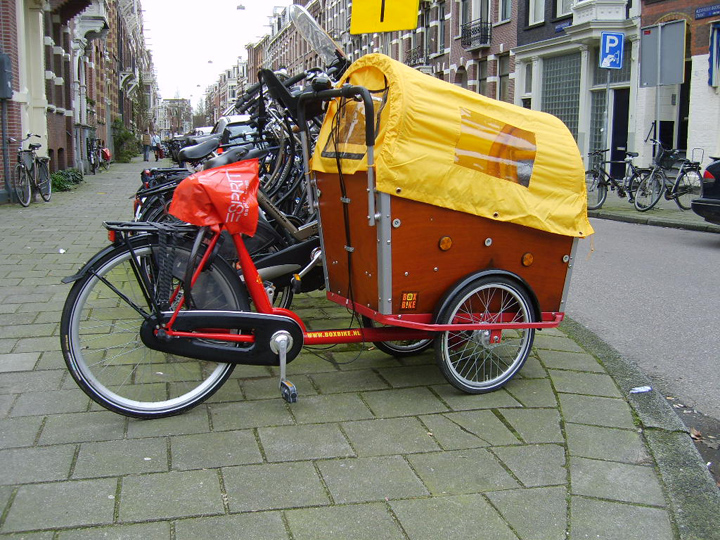 Амстердам, велосипед с коляской