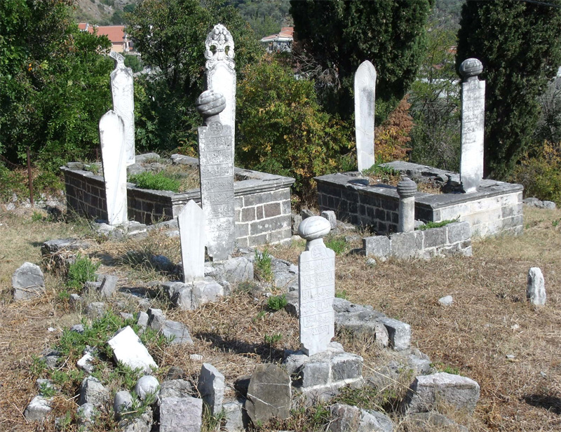 город Бар, турецкое кладбище
