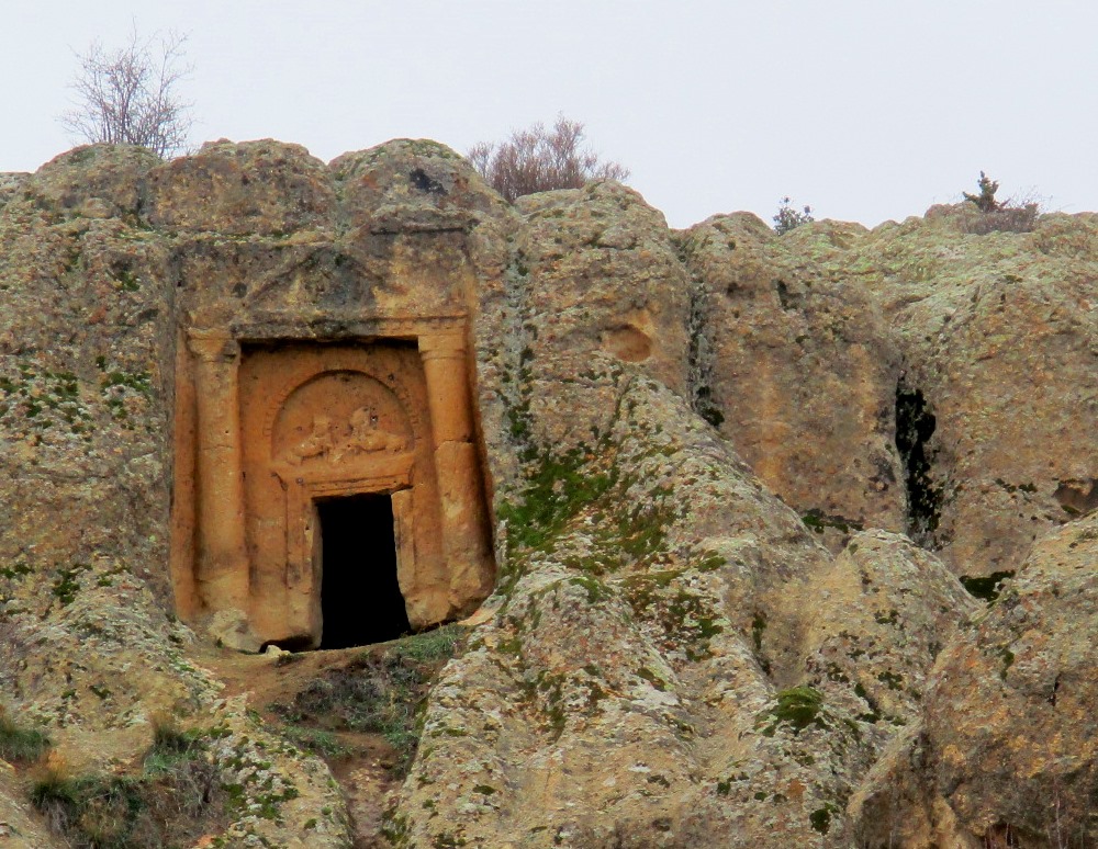 Аязини, Львиная гробница