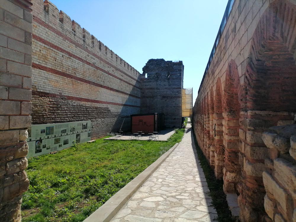 Стена Феодосия